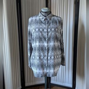 H&M, black&white, long sleeves, rounded bottom blouse